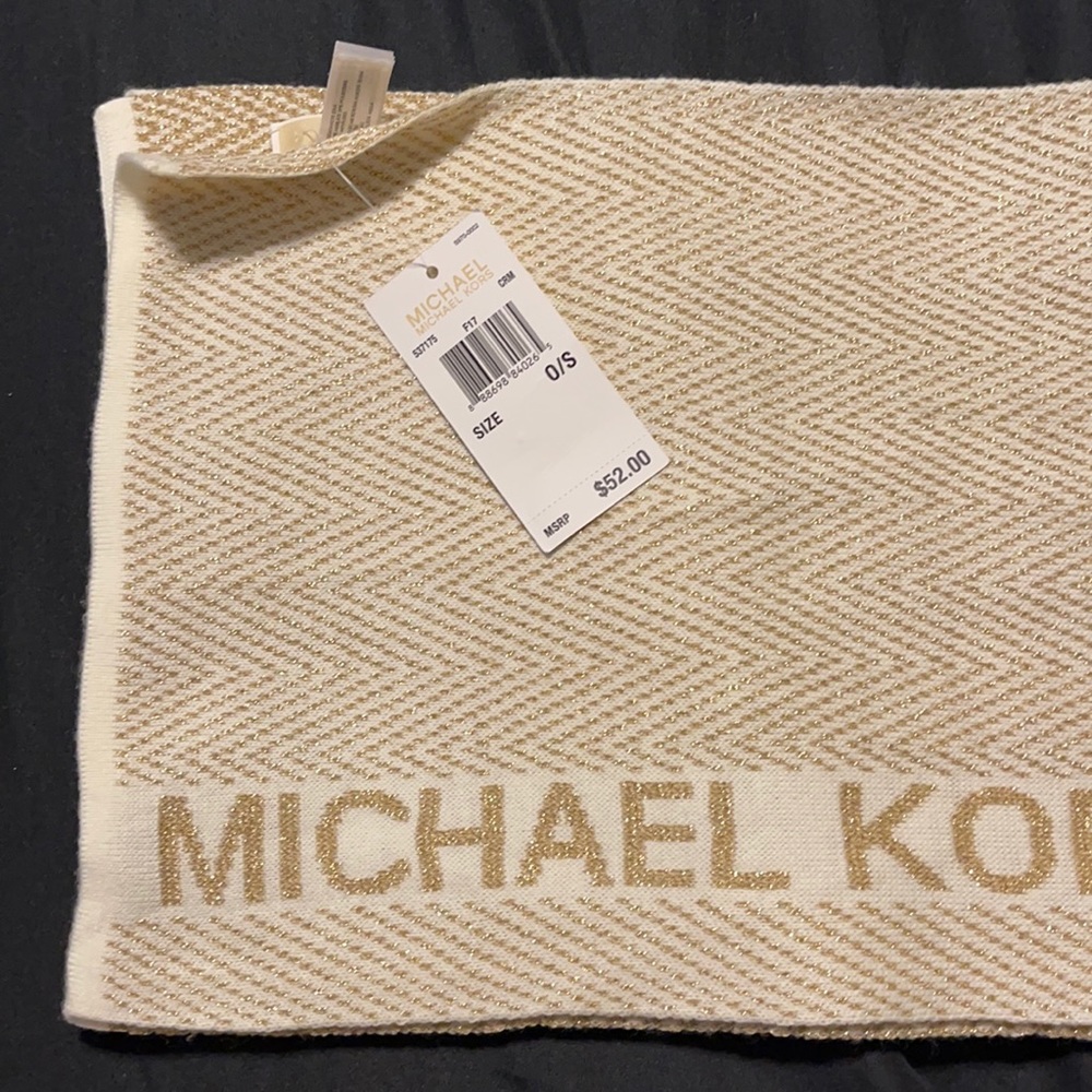 Michael Khors scarf